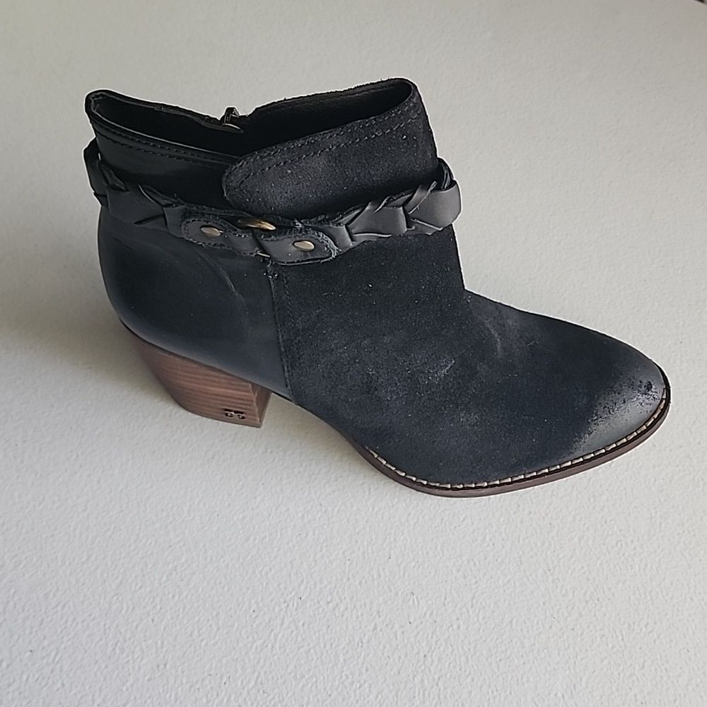Nearly New in Box Minetta Black Suede Bootie by Sam Edelman, Size 10